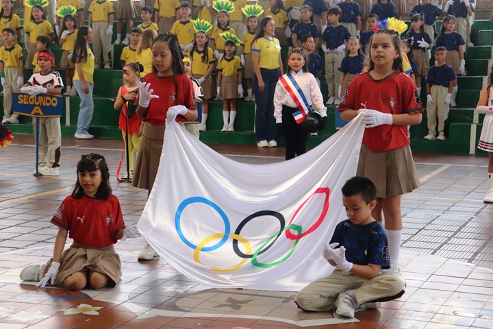 Inauguración interclases de preescolar y primaria