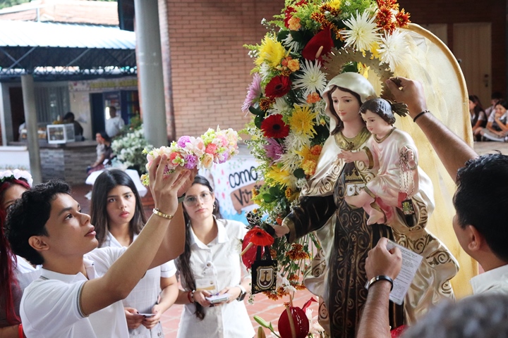 Eucaristía en honor a la Virgen del Carmen